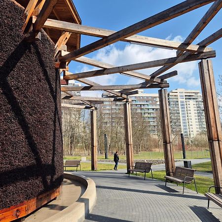 Apartament Wsrod 1000Cy Swiatel - Z Parkingiem W Hali Garazowej- Duzy Balkon Z Lezakami - Piekny Widok Noca Na Panorame Tysiaclecia Katowice Extérieur photo
