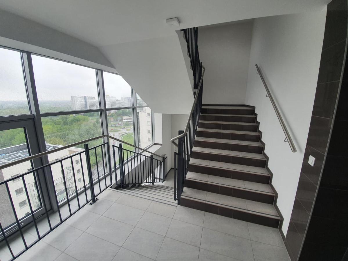 Apartament Wsrod 1000Cy Swiatel - Z Parkingiem W Hali Garazowej- Duzy Balkon Z Lezakami - Piekny Widok Noca Na Panorame Tysiaclecia Katowice Extérieur photo