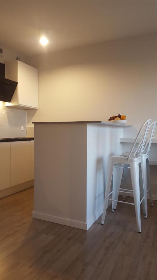 Apartament Wsrod 1000Cy Swiatel - Z Parkingiem W Hali Garazowej- Duzy Balkon Z Lezakami - Piekny Widok Noca Na Panorame Tysiaclecia Katowice Extérieur photo