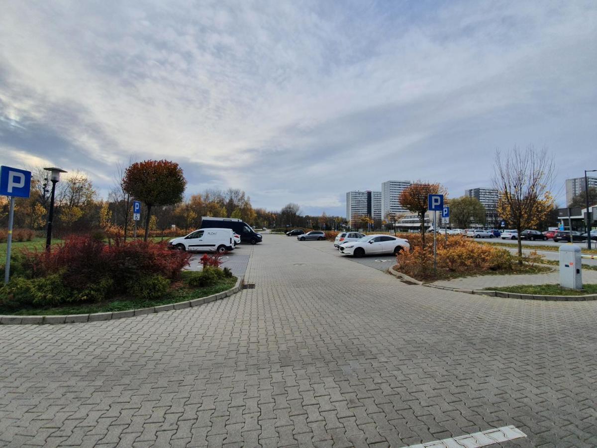 Apartament Wsrod 1000Cy Swiatel - Z Parkingiem W Hali Garazowej- Duzy Balkon Z Lezakami - Piekny Widok Noca Na Panorame Tysiaclecia Katowice Extérieur photo