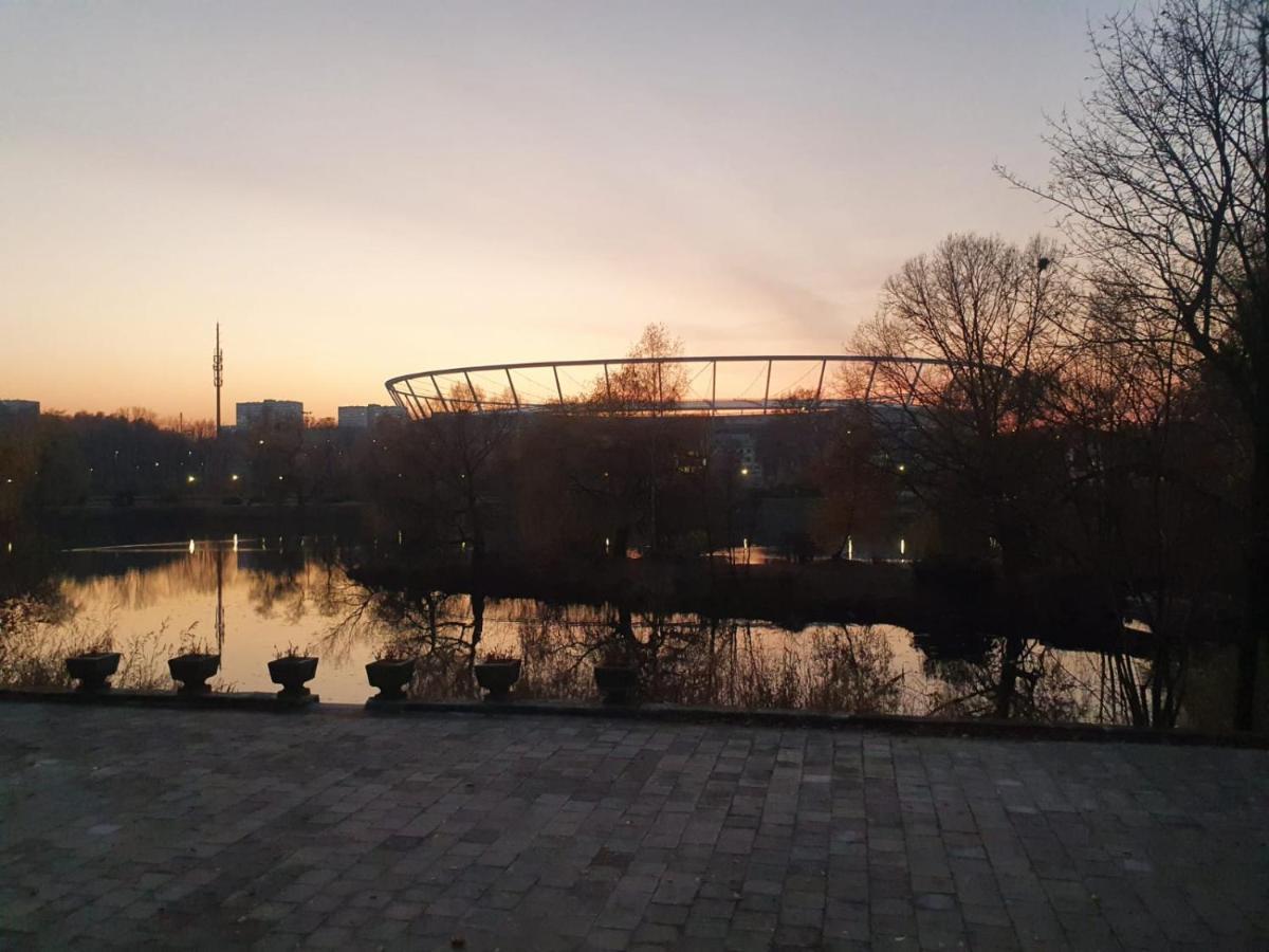 Apartament Wsrod 1000Cy Swiatel - Z Parkingiem W Hali Garazowej- Duzy Balkon Z Lezakami - Piekny Widok Noca Na Panorame Tysiaclecia Katowice Extérieur photo