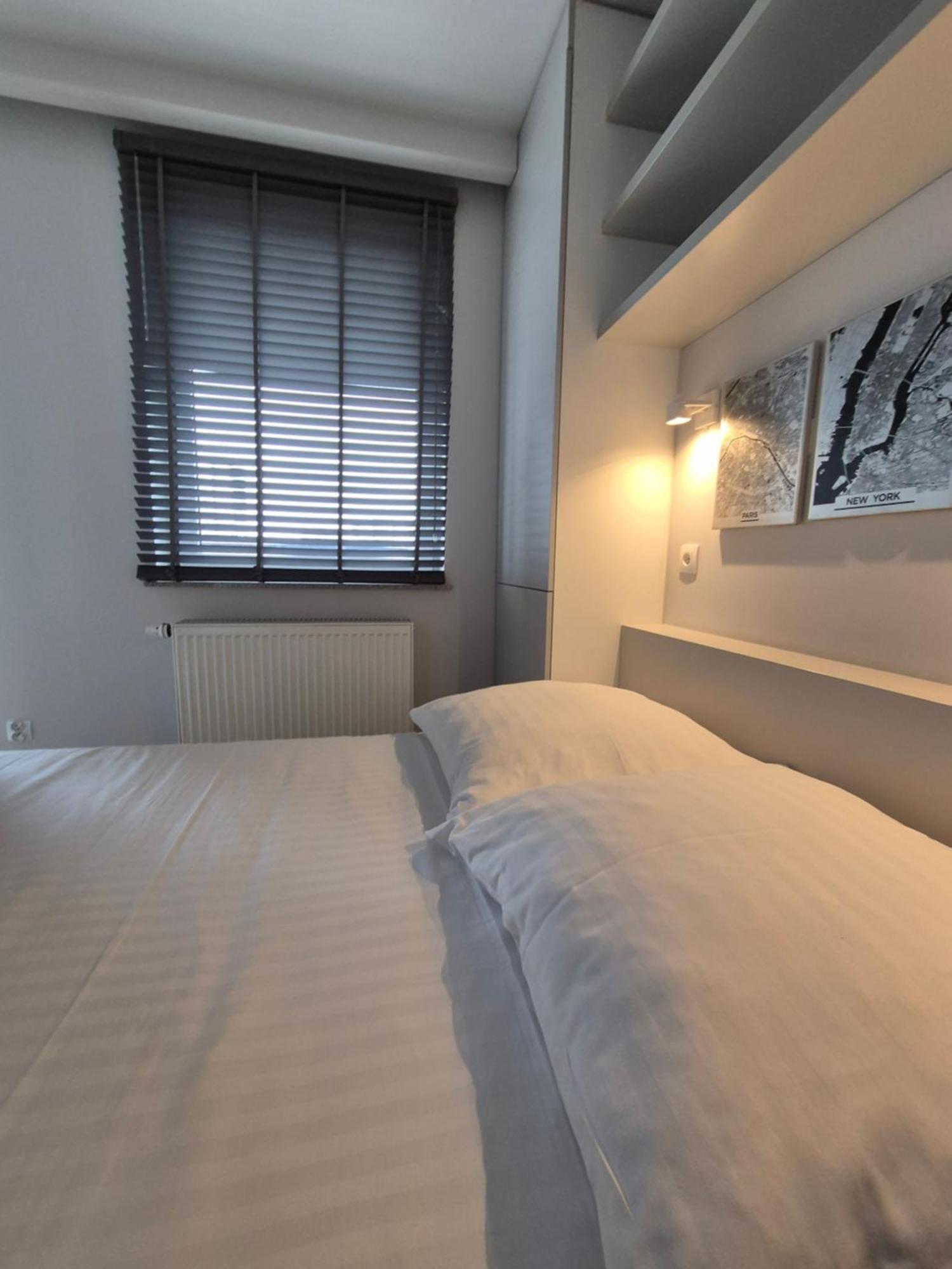 Apartament Wsrod 1000Cy Swiatel - Z Parkingiem W Hali Garazowej- Duzy Balkon Z Lezakami - Piekny Widok Noca Na Panorame Tysiaclecia Katowice Extérieur photo