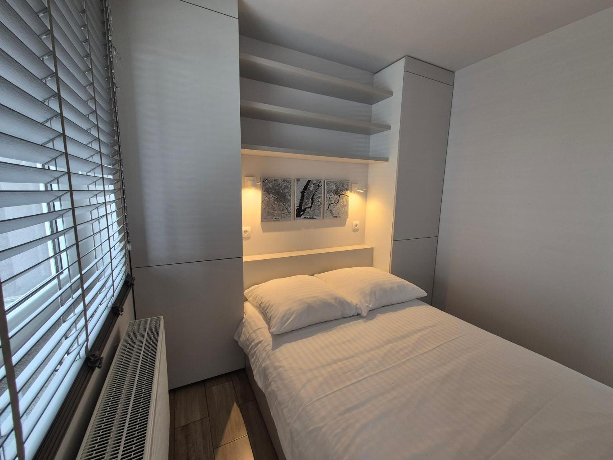 Apartament Wsrod 1000Cy Swiatel - Z Parkingiem W Hali Garazowej- Duzy Balkon Z Lezakami - Piekny Widok Noca Na Panorame Tysiaclecia Katowice Extérieur photo
